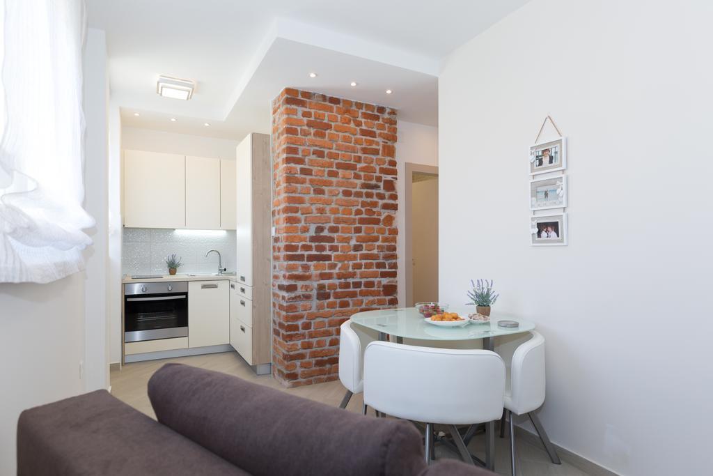 Central Boutique Apartments With Balconies, In Walking Distance To The Sea زادار المظهر الخارجي الصورة