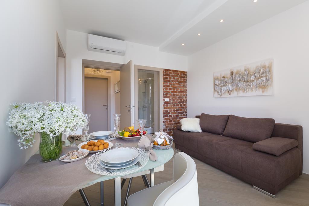 Central Boutique Apartments With Balconies, In Walking Distance To The Sea زادار المظهر الخارجي الصورة
