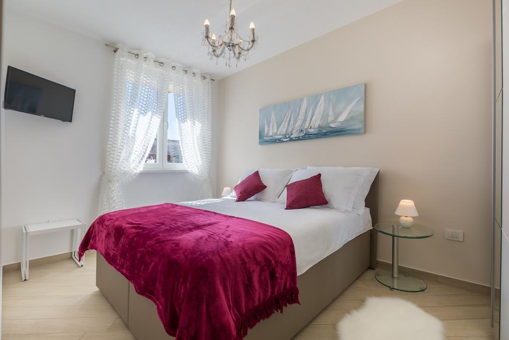 Central Boutique Apartments With Balconies, In Walking Distance To The Sea زادار المظهر الخارجي الصورة