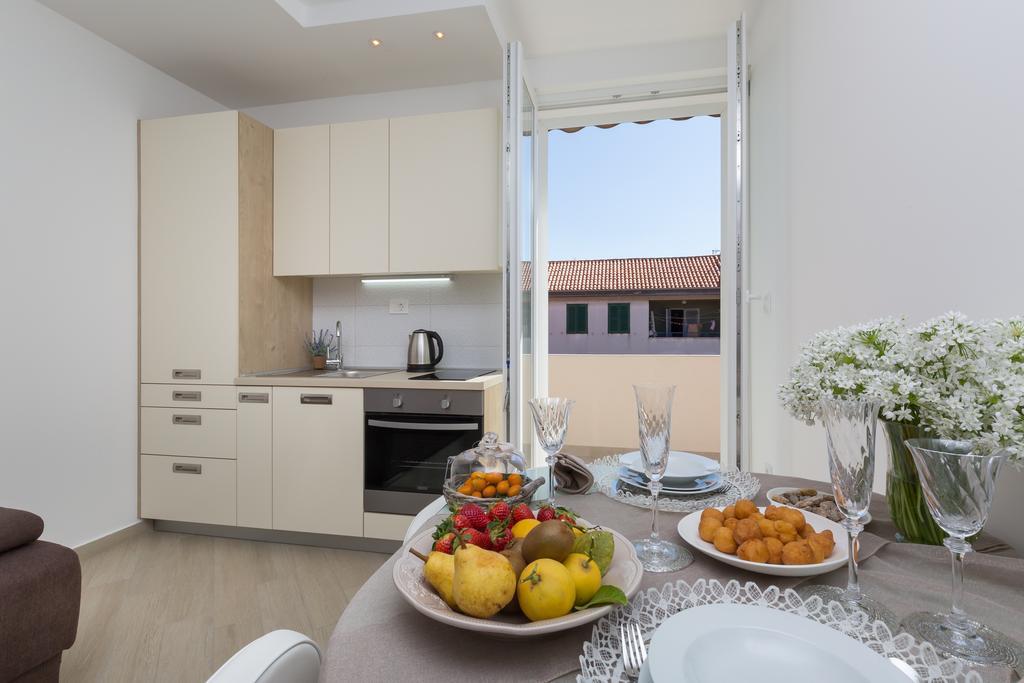 Central Boutique Apartments With Balconies, In Walking Distance To The Sea زادار المظهر الخارجي الصورة