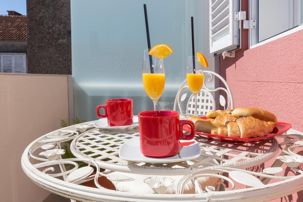 Central Boutique Apartments With Balconies, In Walking Distance To The Sea زادار المظهر الخارجي الصورة