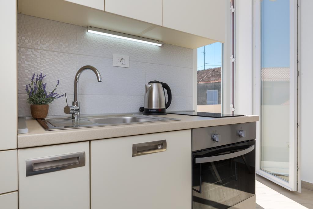 Central Boutique Apartments With Balconies, In Walking Distance To The Sea زادار المظهر الخارجي الصورة